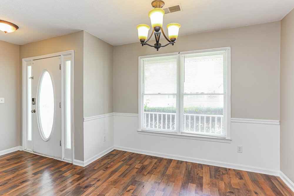 460 Heathgate Dr - Photo 6 of 17