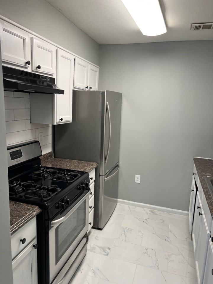 155 W Market St - Photo 5 of 19