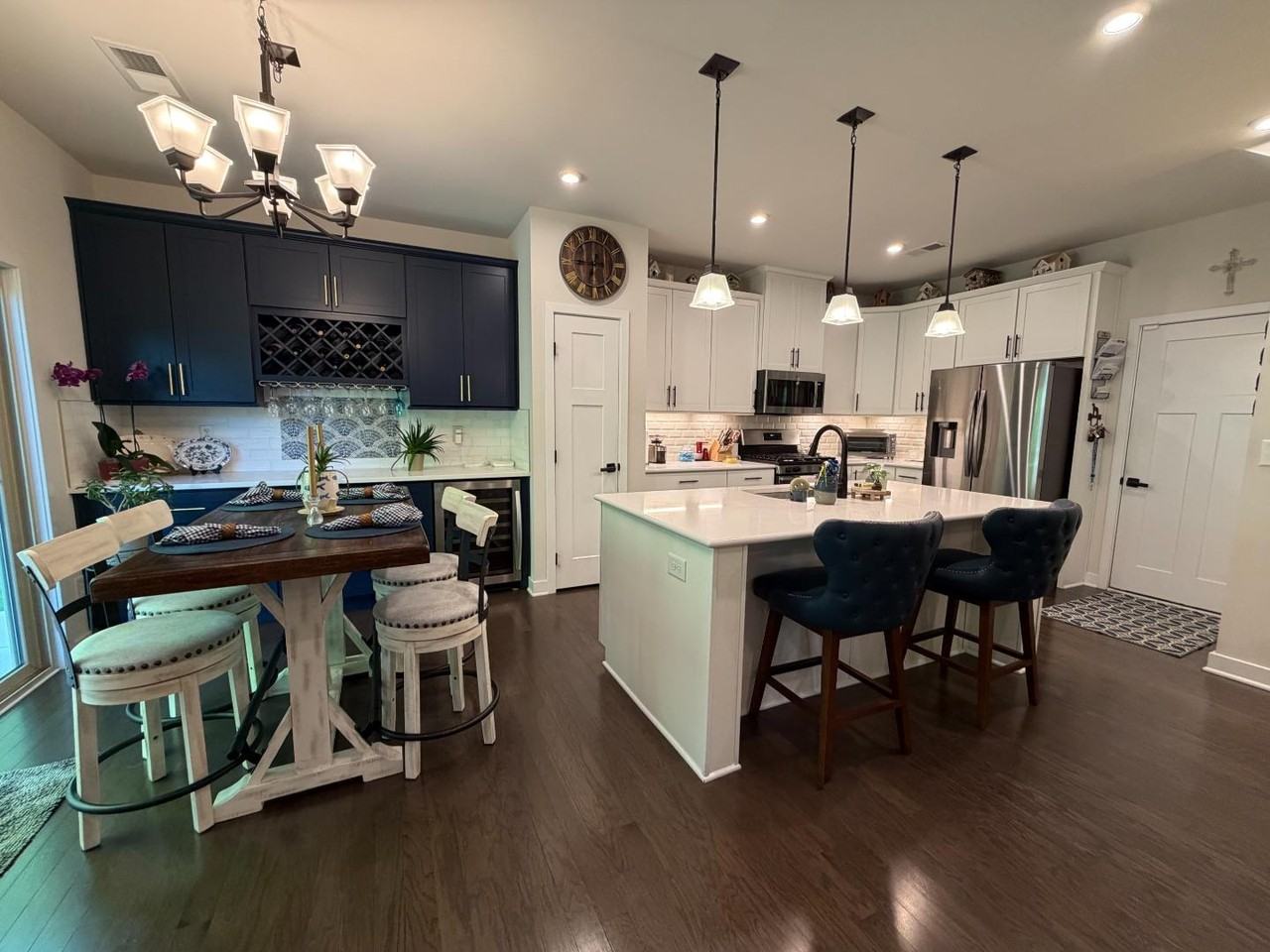 163 Beacon Dr - Photo 4 of 20