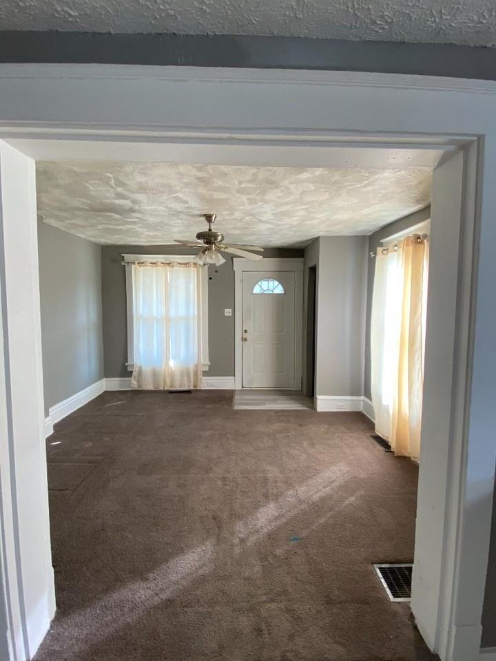 323 Delaware Street - Photo 4 of 10