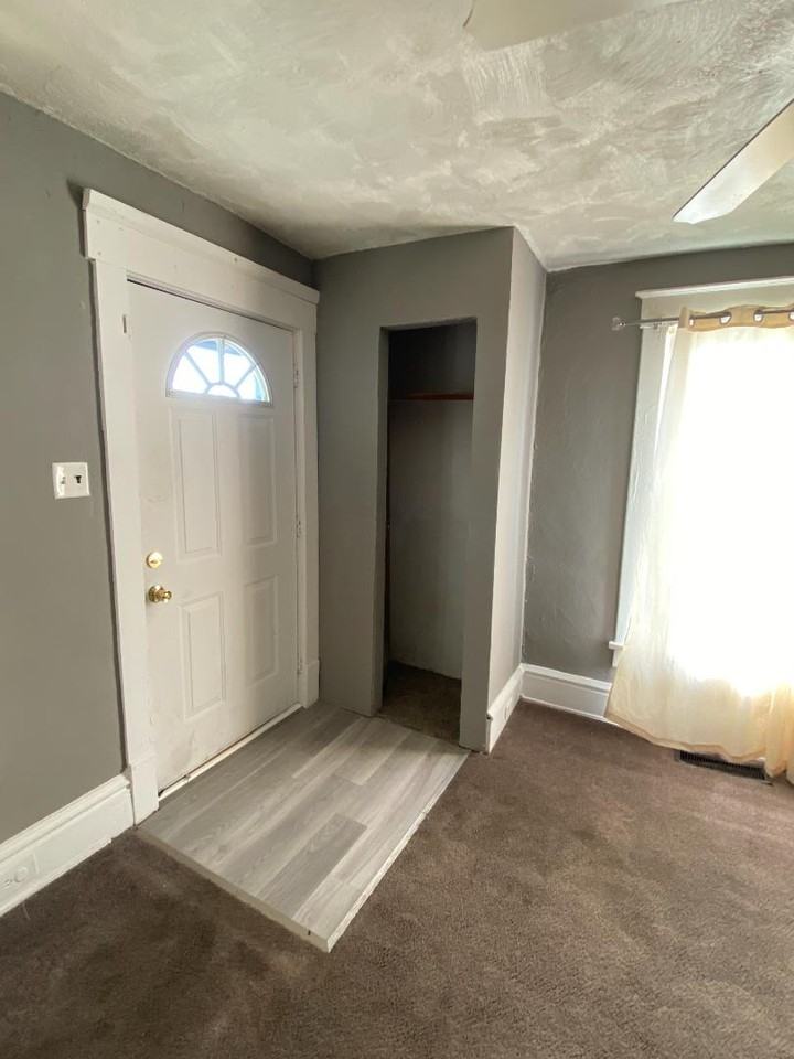 323 Delaware Street - Photo 5 of 10