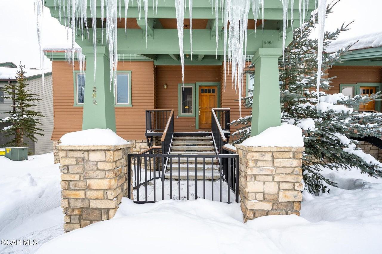 508 Cranmer Ave - Photo 3 of 17