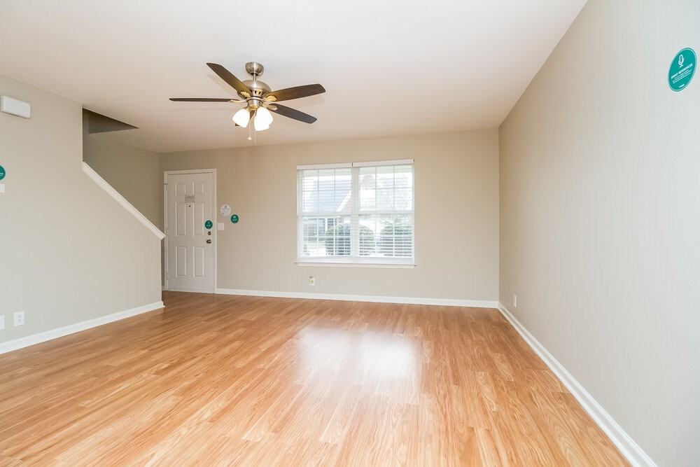 843 Kanatak Ln - Photo 4 of 17