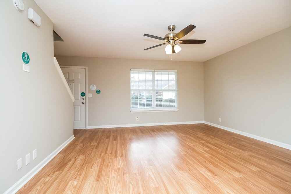 843 Kanatak Ln - Photo 5 of 17