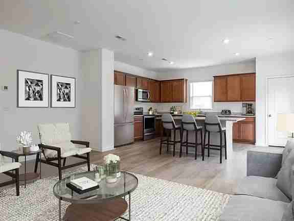 1504 Rhodes Pond St - Photo 7 of 11