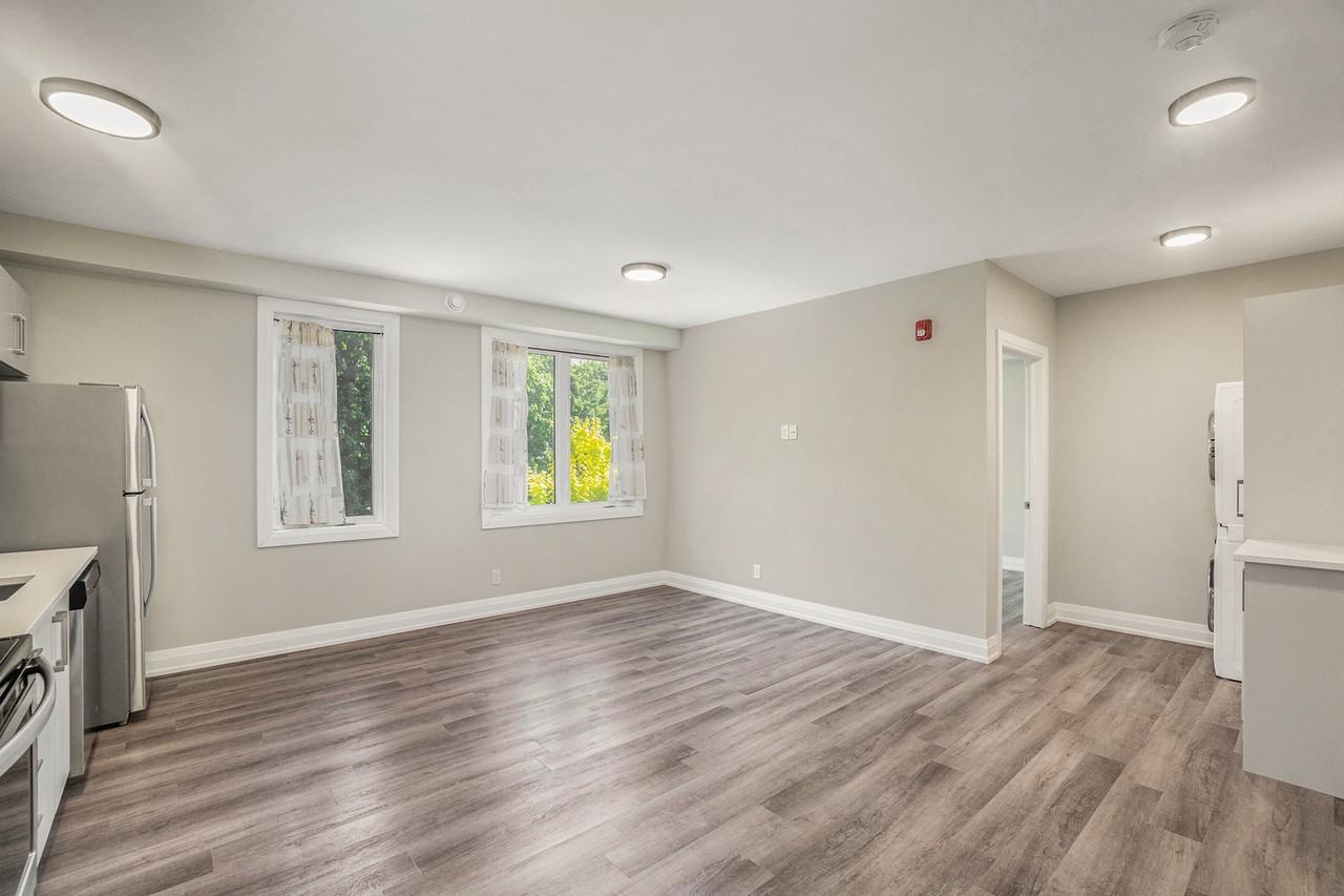 33 Heney St. - Photo 4 of 11