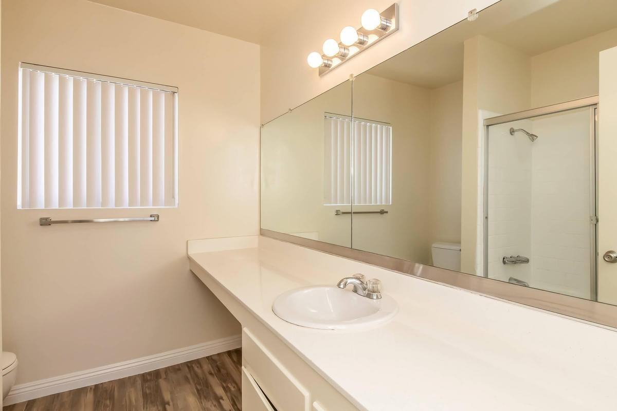 22636 Ocean Ave - Photo 3 of 33