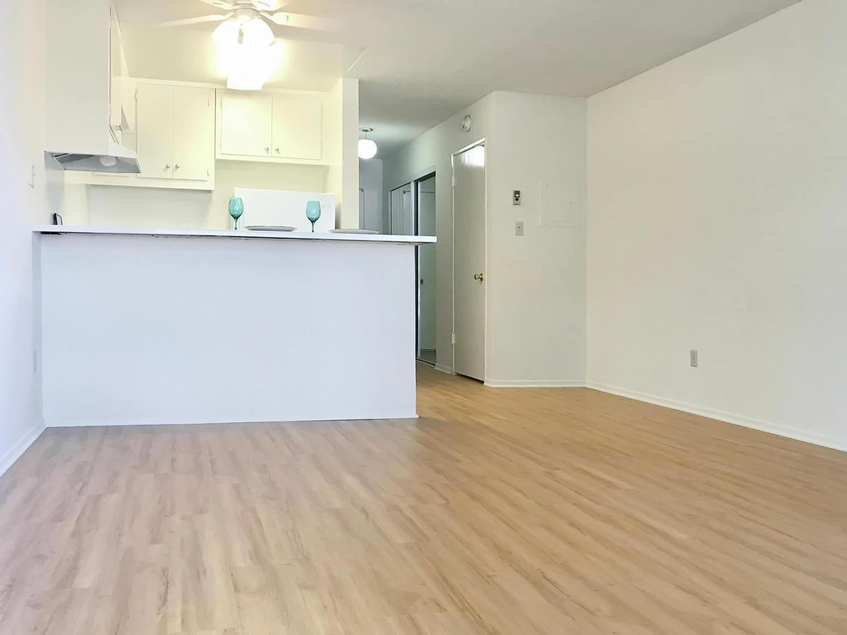 22636 Ocean Ave - Photo 4 of 33