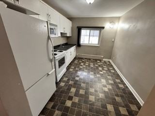 154 Horace St - Photo 2 of 11