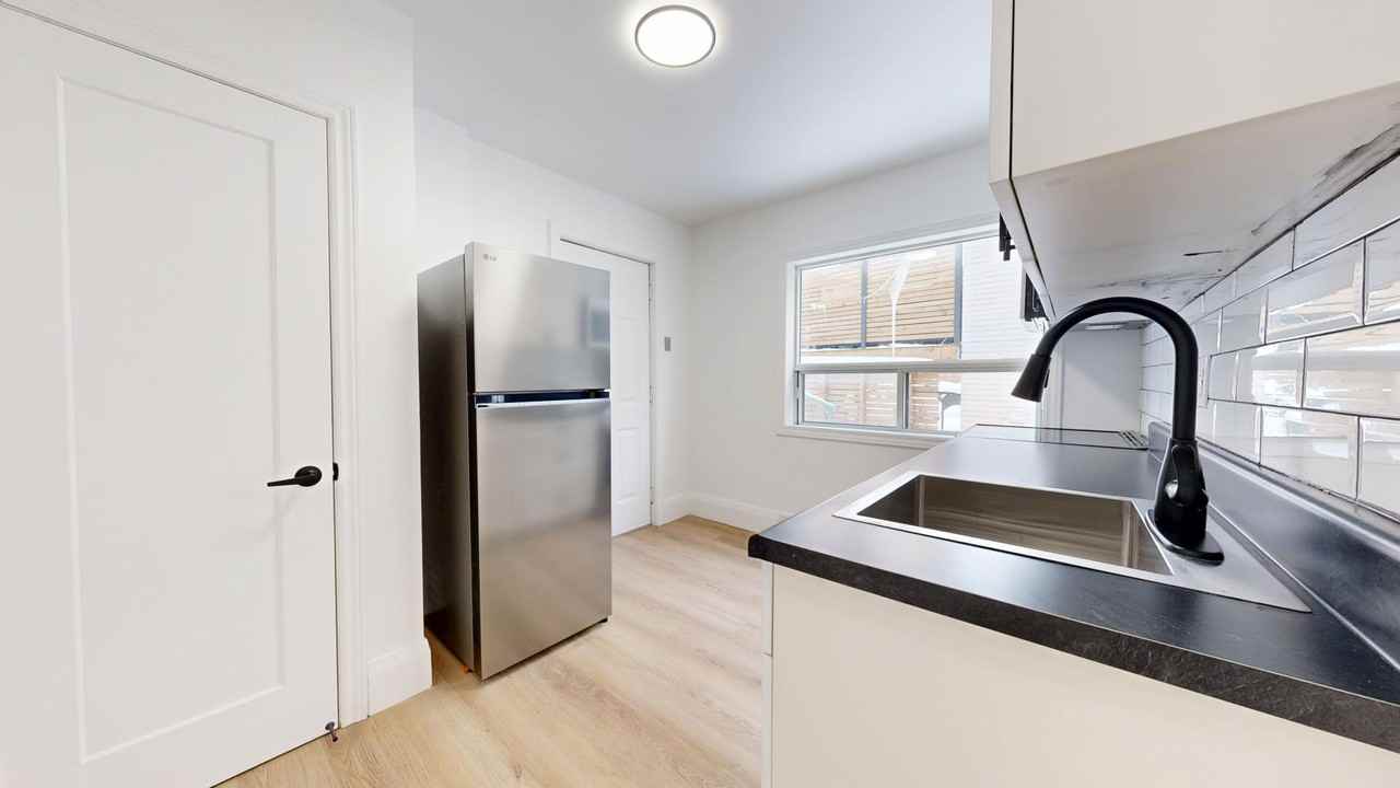 1252 Davenport Rd - Photo 3 of 30