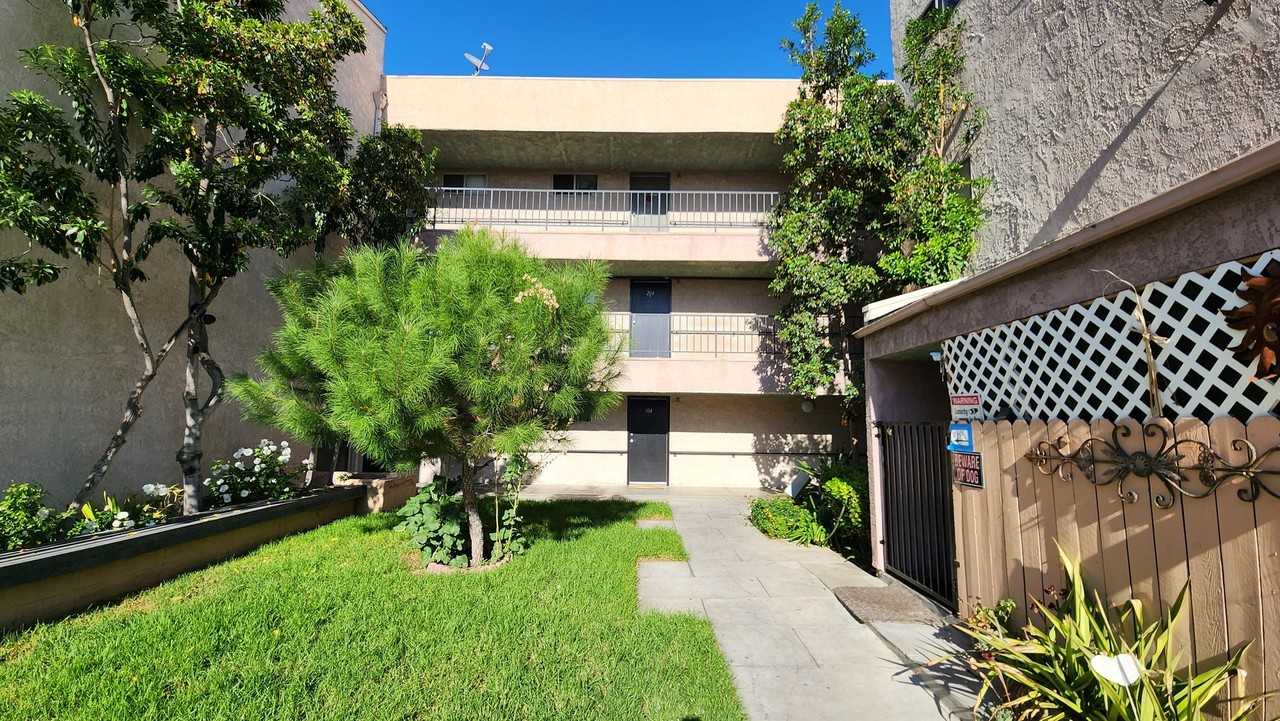 Arleta Apartments - Photo 2 of 2