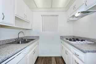 125 N Syracuse St - Photo 1 of 1