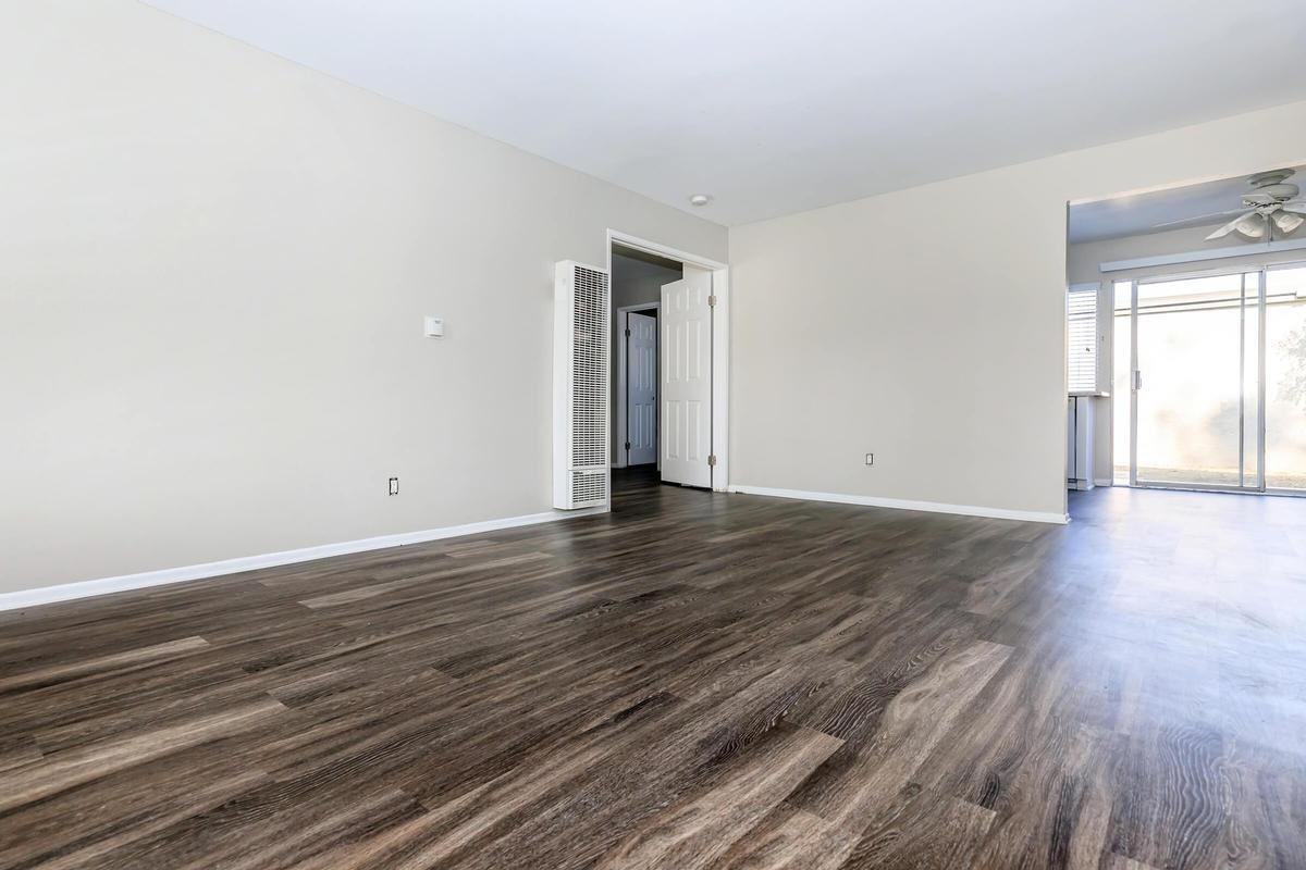 11250 Dale St - Photo 4 of 14