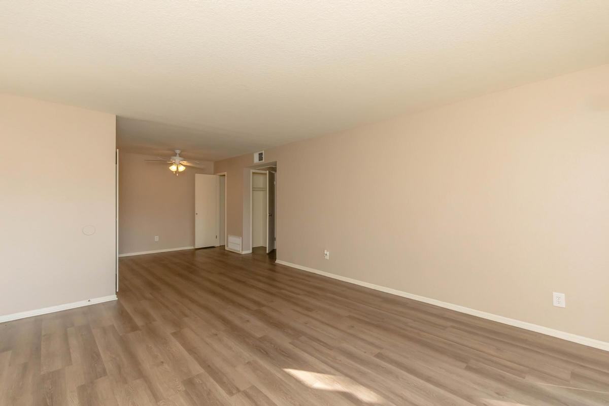 26571 Normandale Dr - Photo 6 of 50