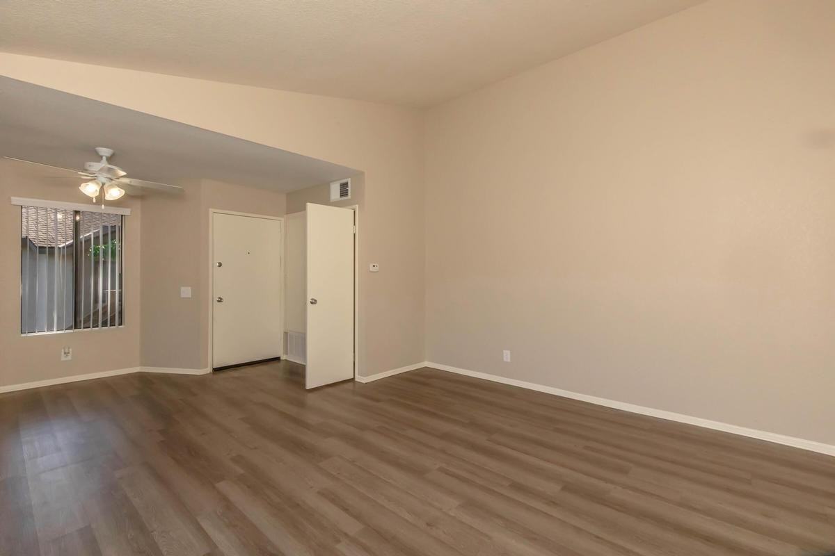 26571 Normandale Dr - Photo 5 of 50