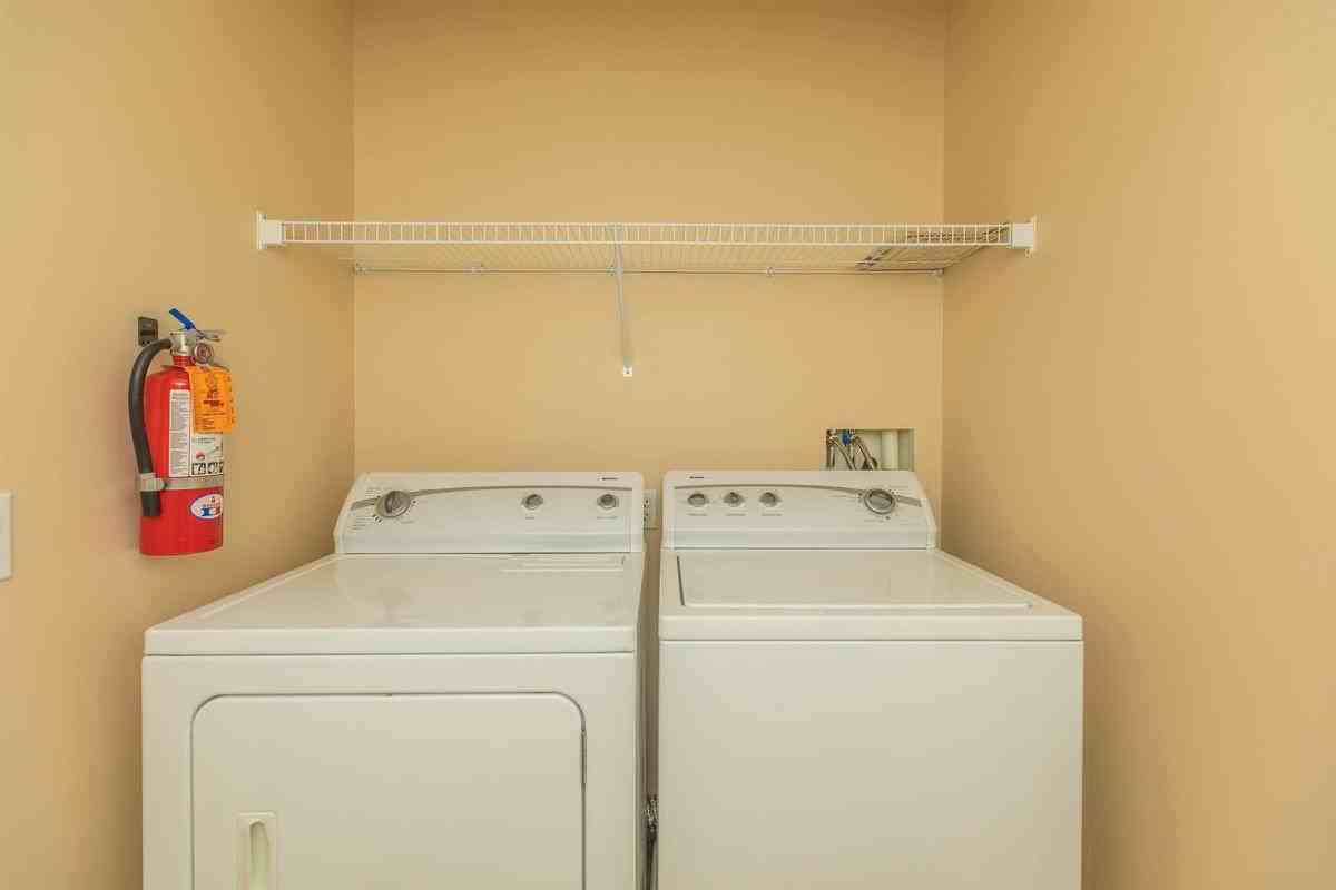 37600 College Dr - Photo 4 of 50