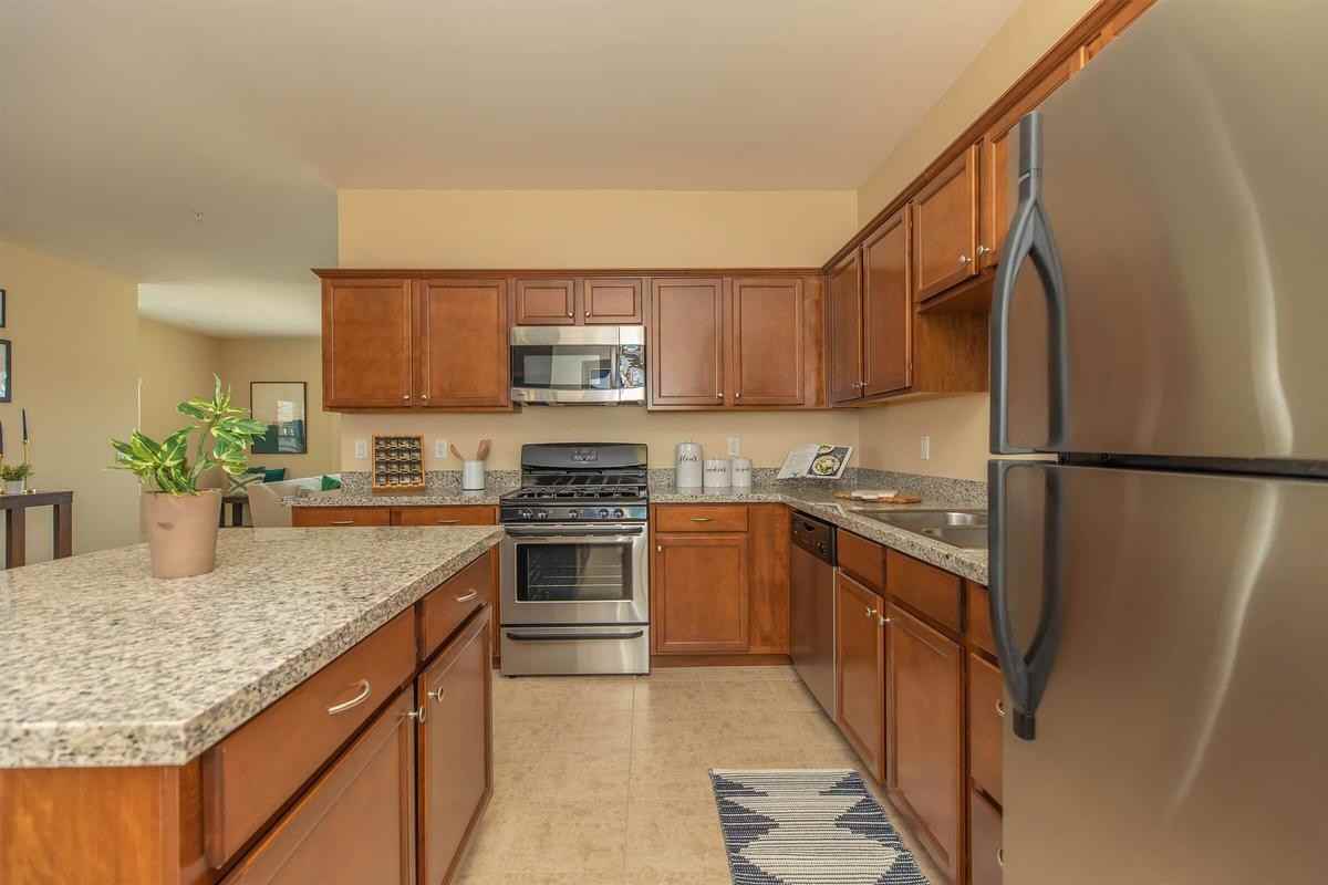 37600 College Dr - Photo 3 of 50