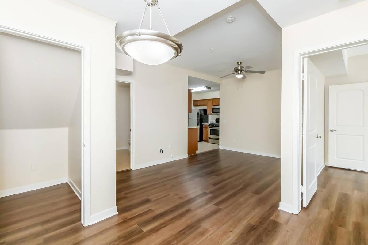 37600 College Dr - Photo 6 of 50