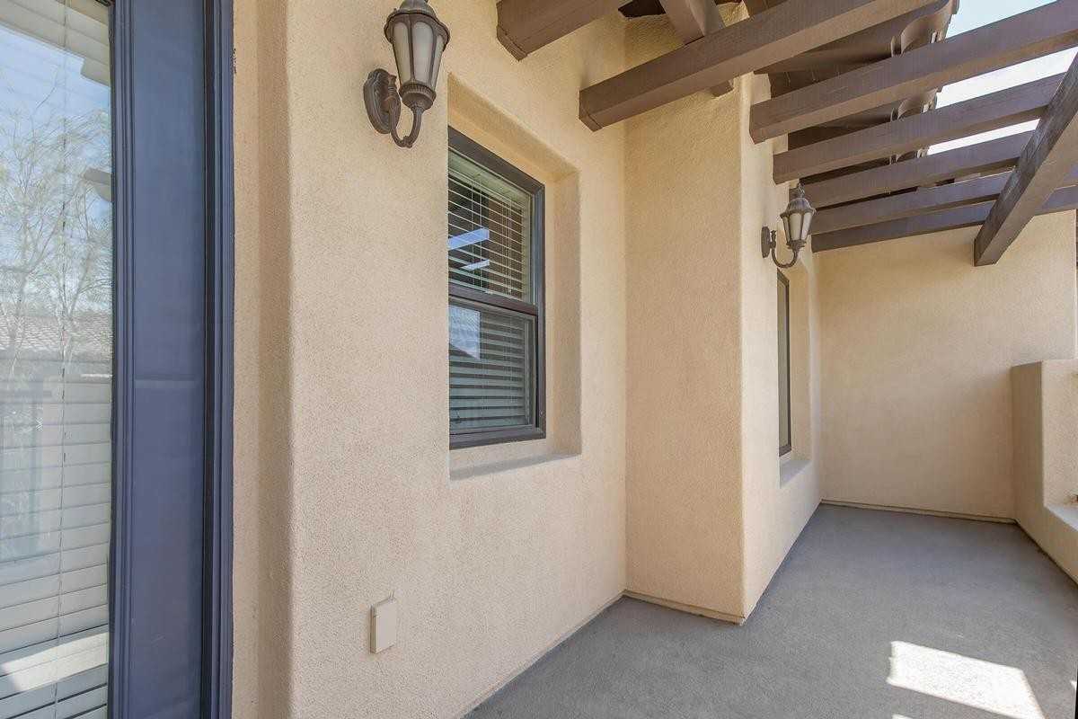 37600 College Dr - Photo 3 of 50