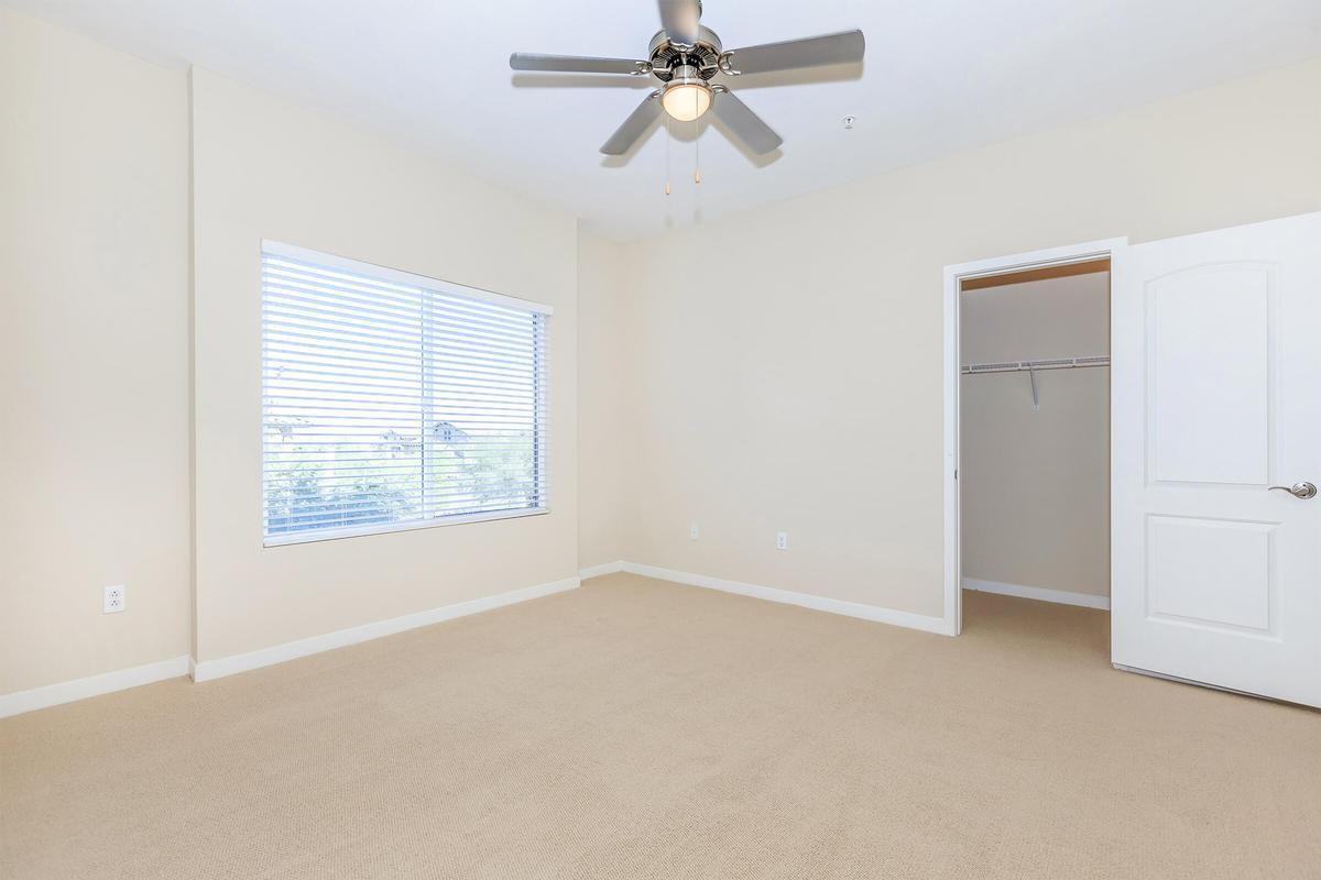 37600 College Dr - Photo 2 of 50