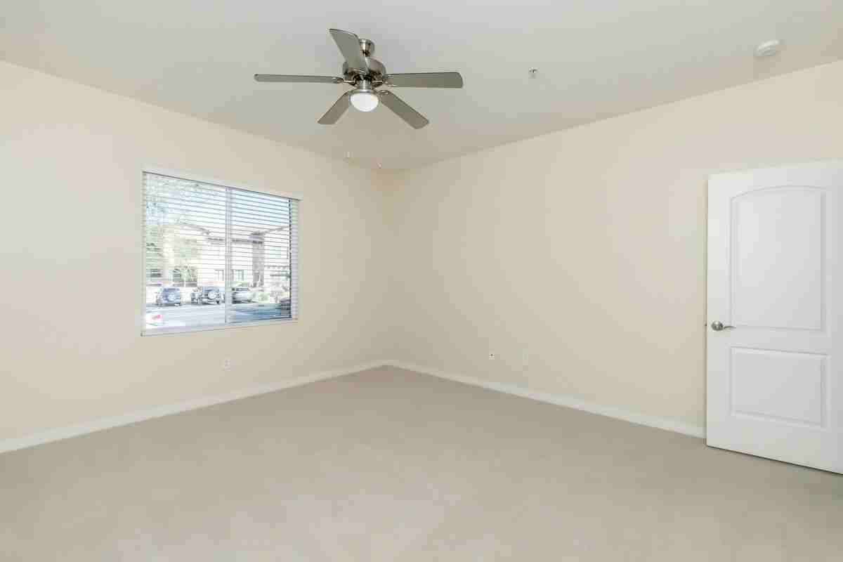 37600 College Dr - Photo 2 of 50