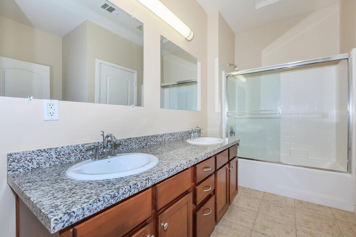 37600 College Dr - Photo 5 of 50