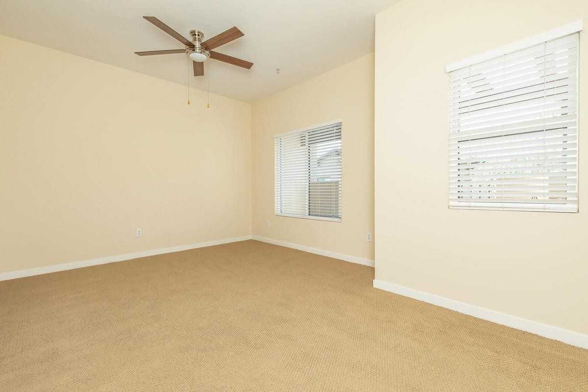 37600 College Dr - Photo 7 of 50