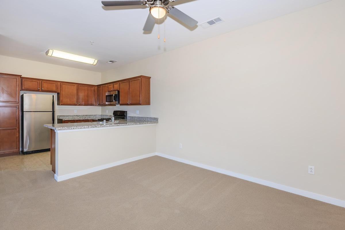 37600 College Dr - Photo 7 of 50