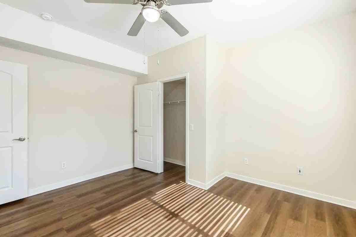 37600 College Dr - Photo 6 of 50