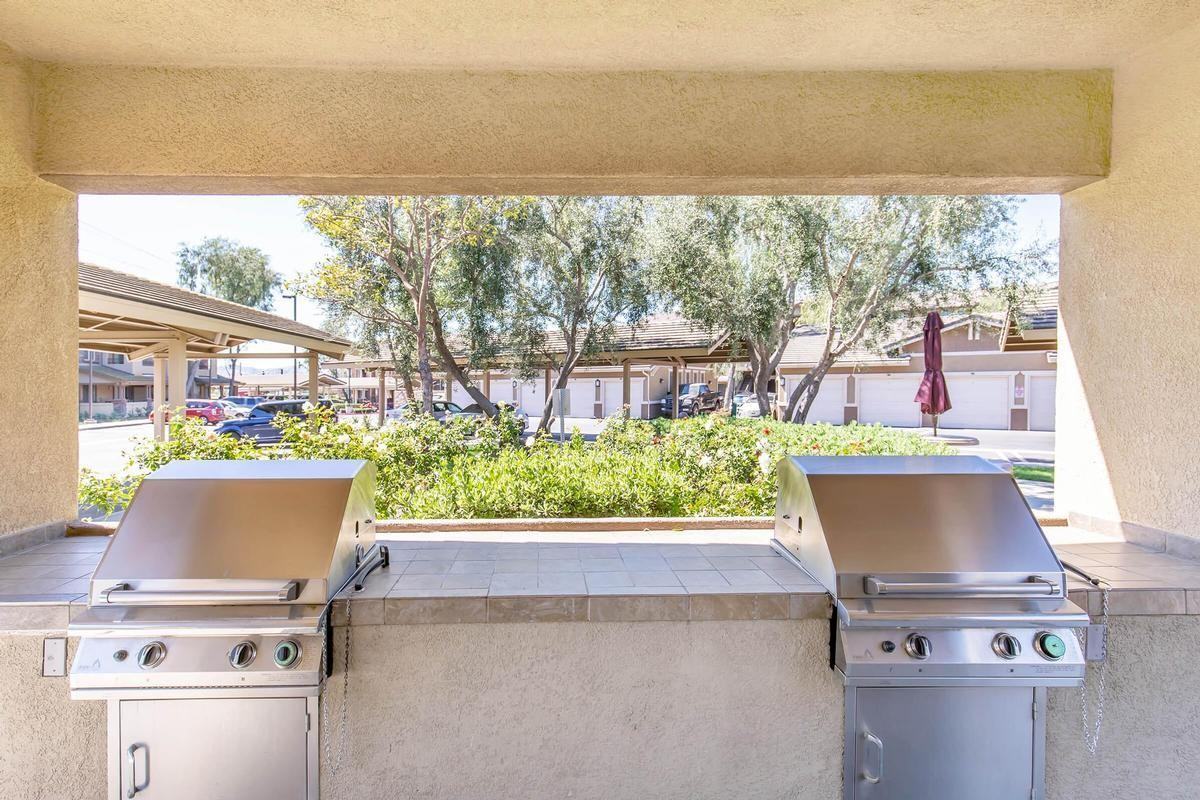7550 Desert Holly St - Photo 2 of 50