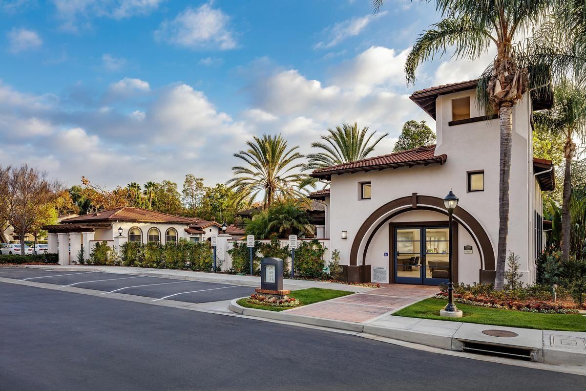 76 Mercantile Way - Photo 4 of 50