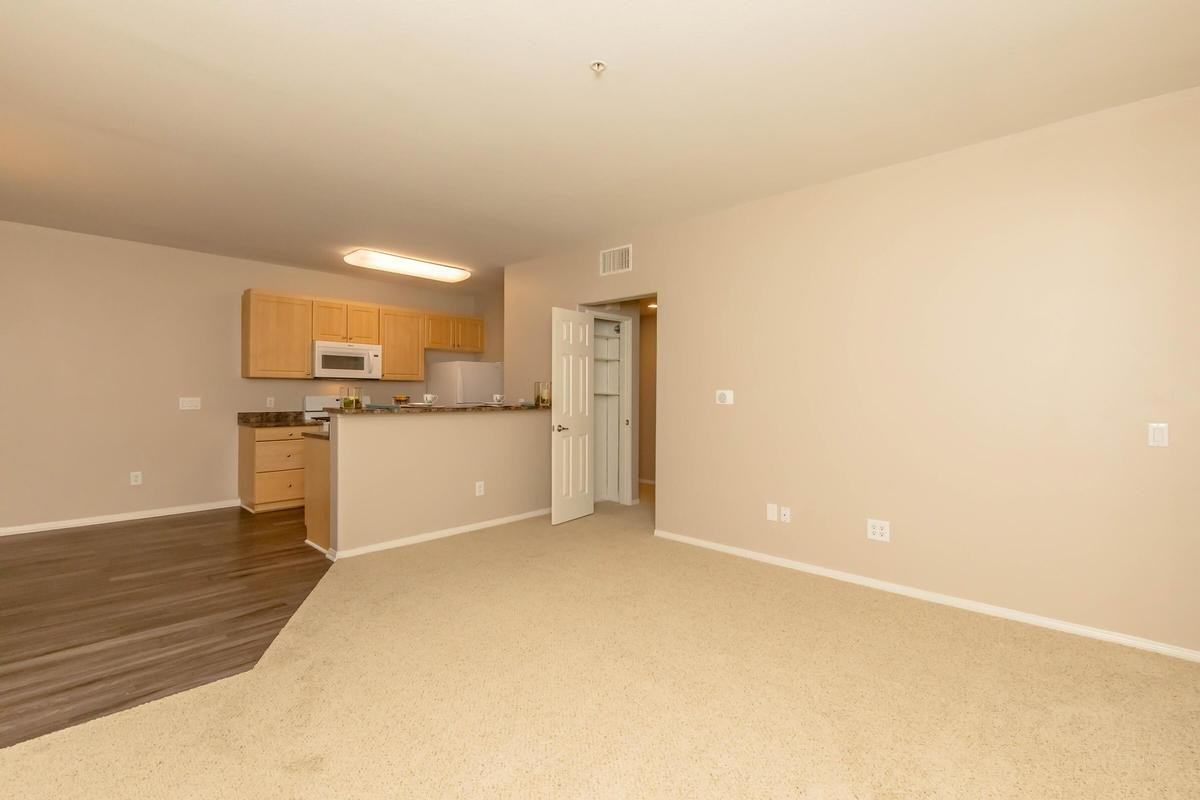 27082 Oneill Dr - Photo 3 of 13