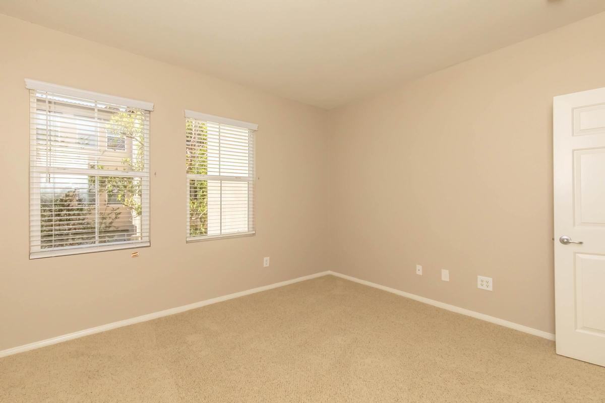 27082 Oneill Dr - Photo 6 of 13