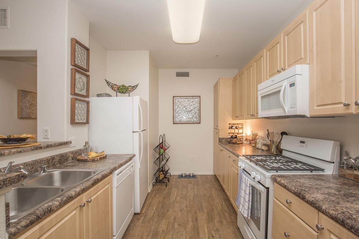 27082 Oneill Dr - Photo 3 of 15