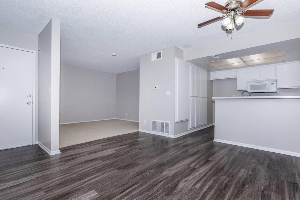 1413 San Bernardino Rd - Photo 5 of 14