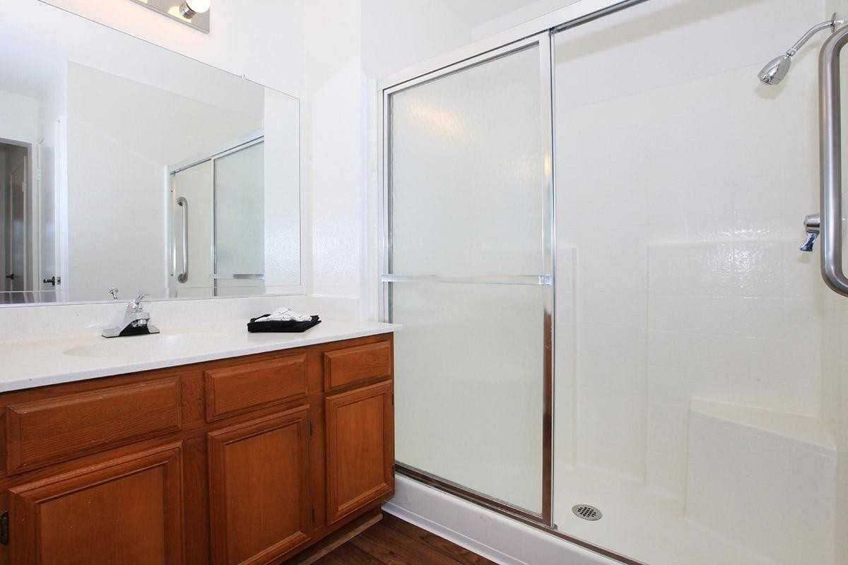 810 N Loara St - Photo 2 of 11