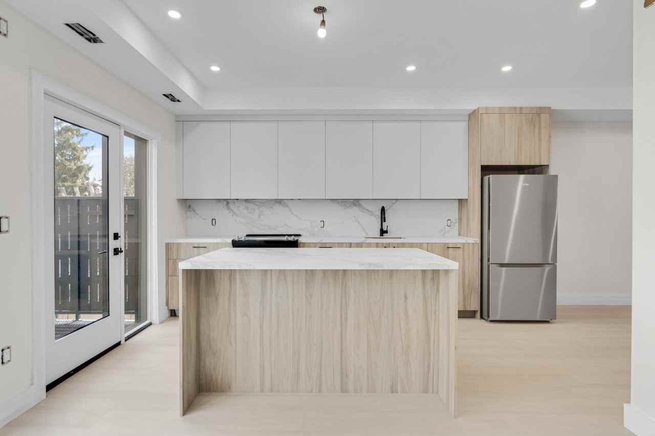 625 Harvie Avenue - Photo 2 of 21