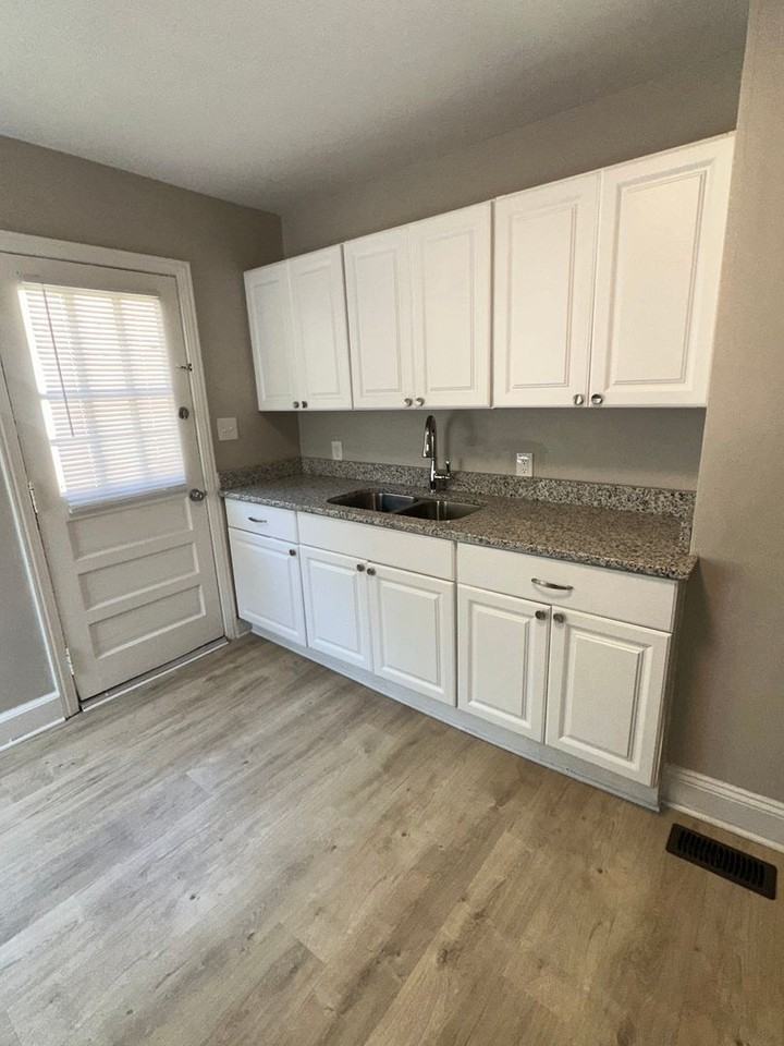 3425 Prentice Ave - Photo 4 of 12