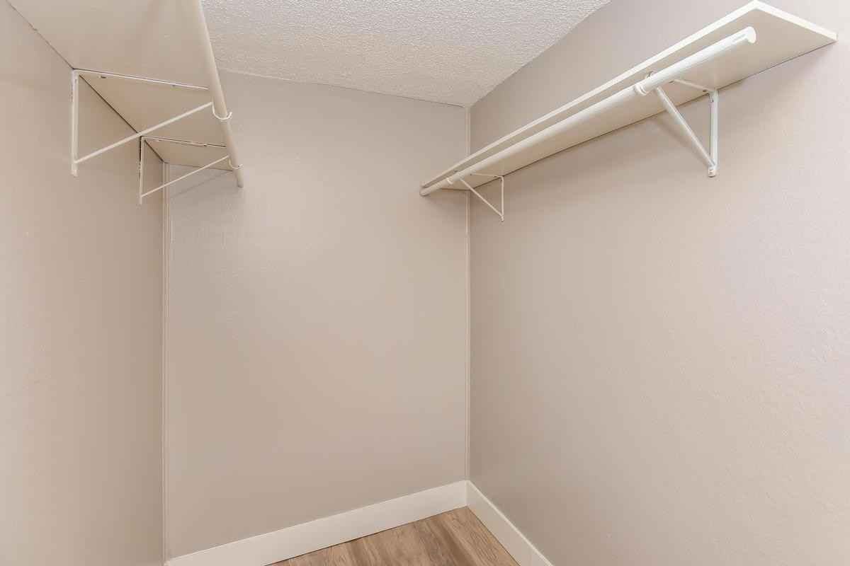 2001 N Rancho Ave - Photo 5 of 8