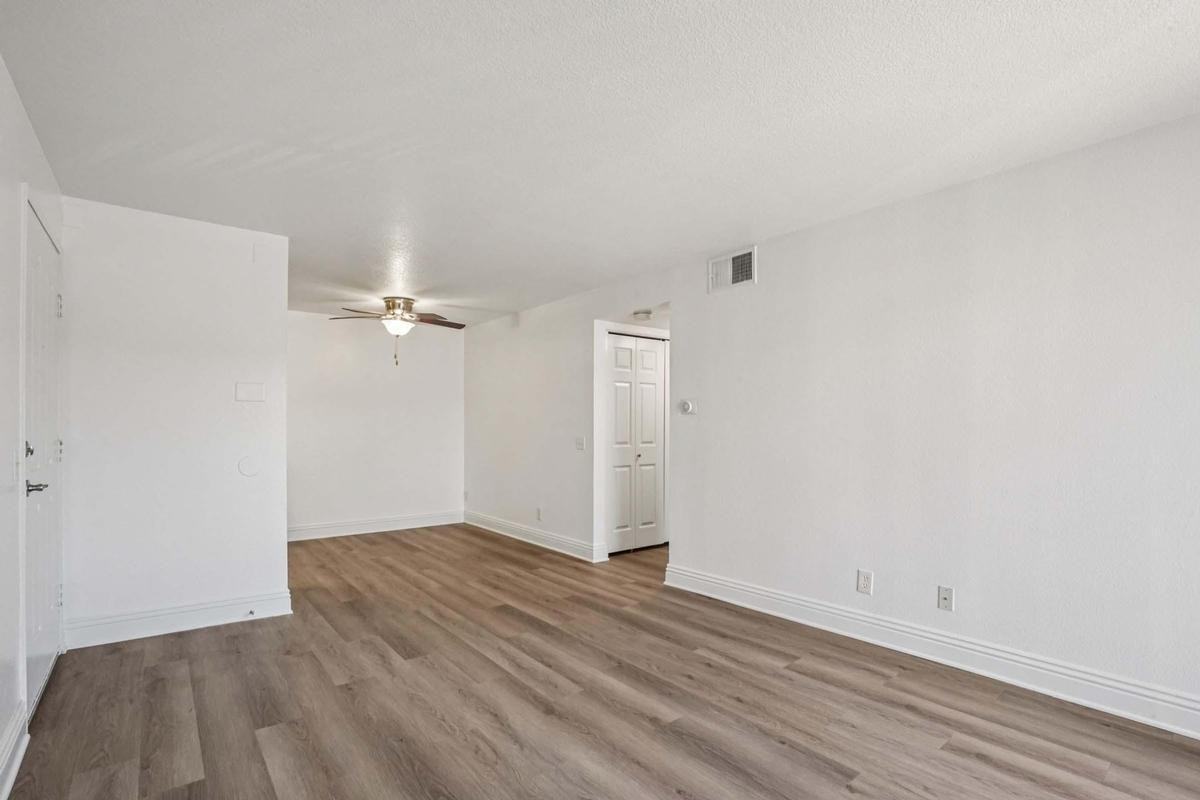 29605 Solana Way - Photo 3 of 32