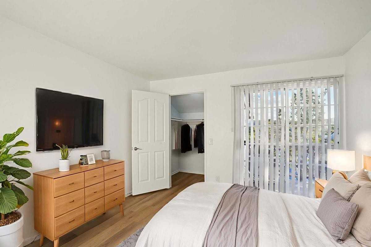 29605 Solana Way - Photo 3 of 32