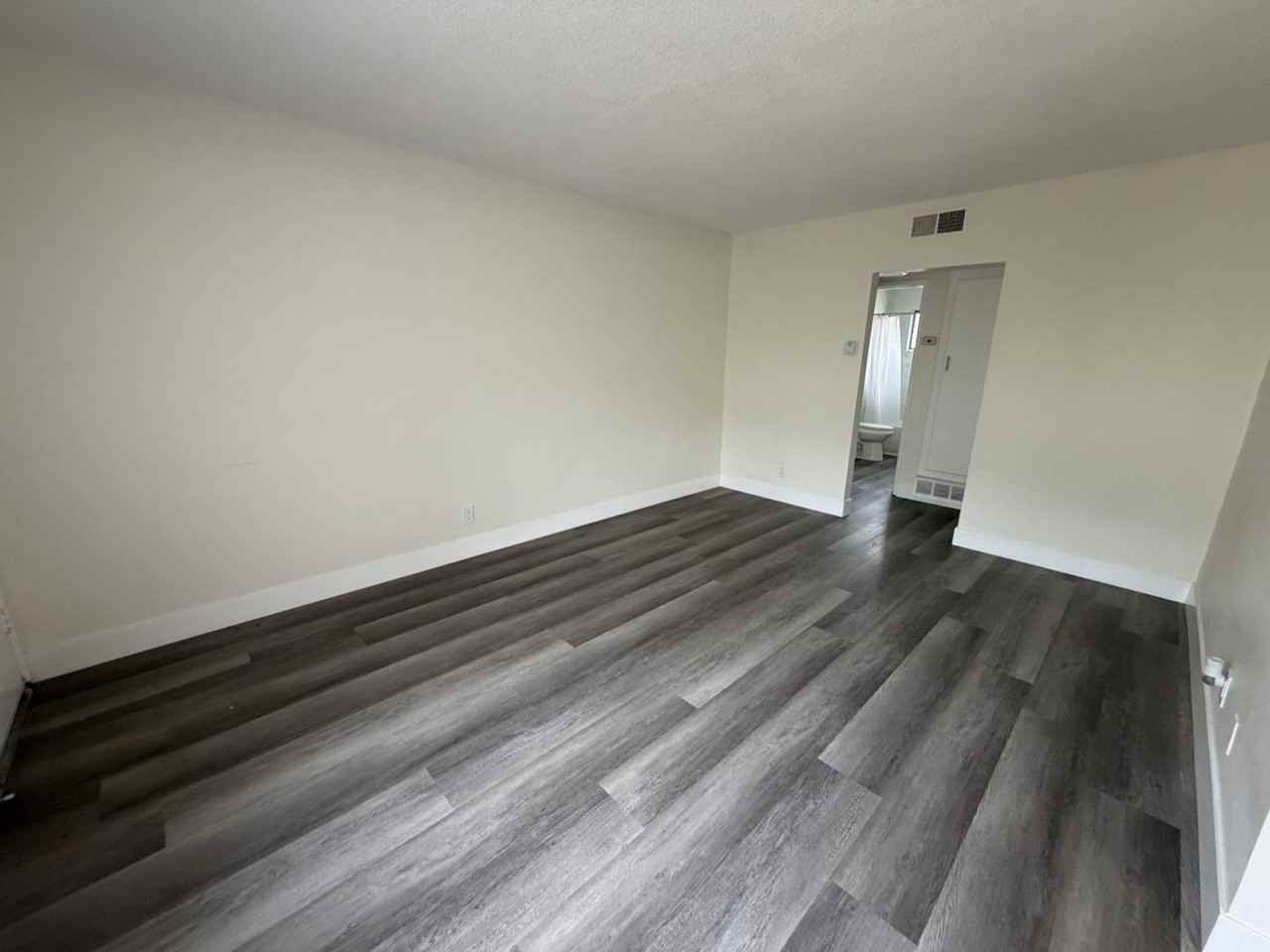 8028 Boer Ave - Photo 3 of 15