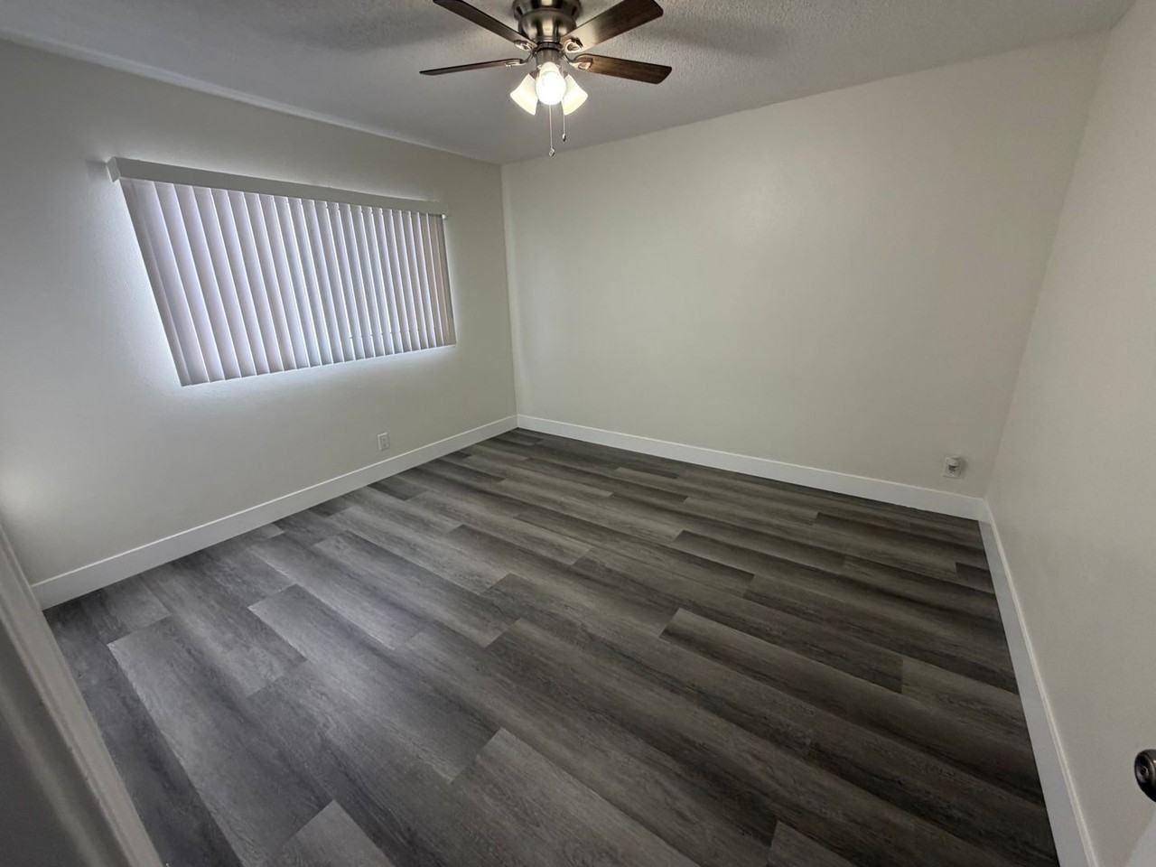 8028 Boer Ave - Photo 6 of 15