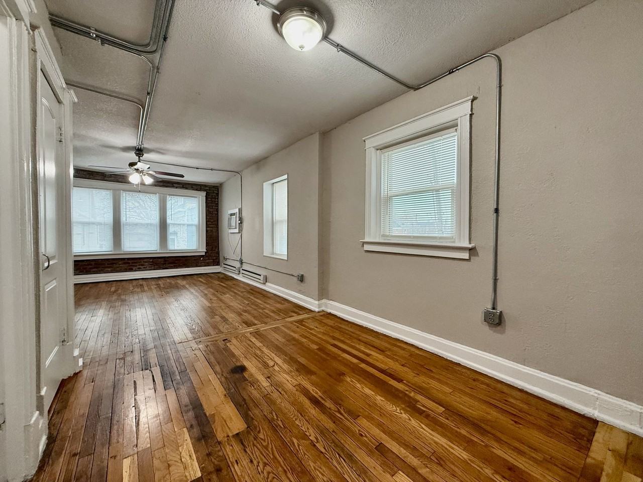 3201 Broadway - Photo 2 of 11