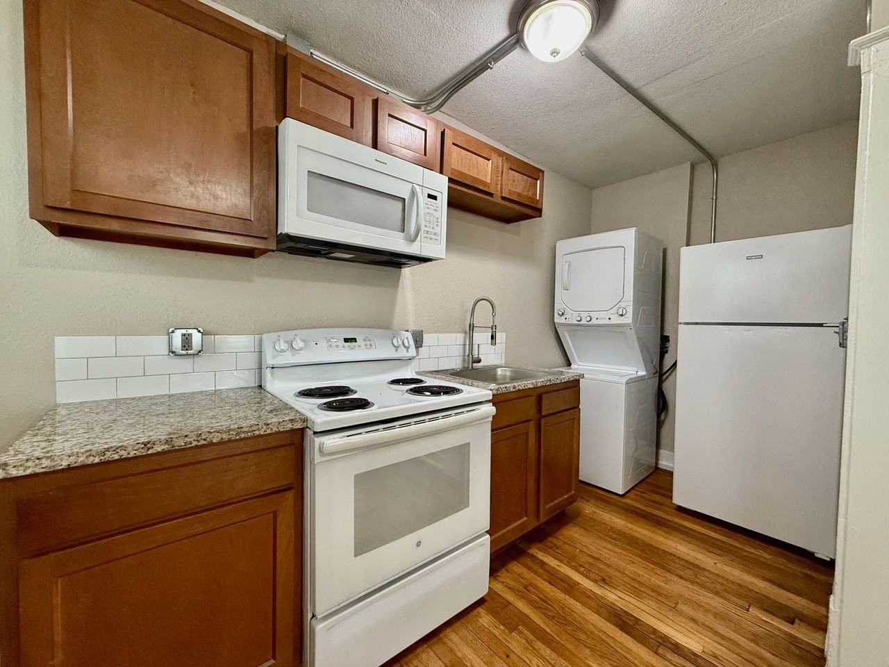 3201 Broadway - Photo 4 of 11