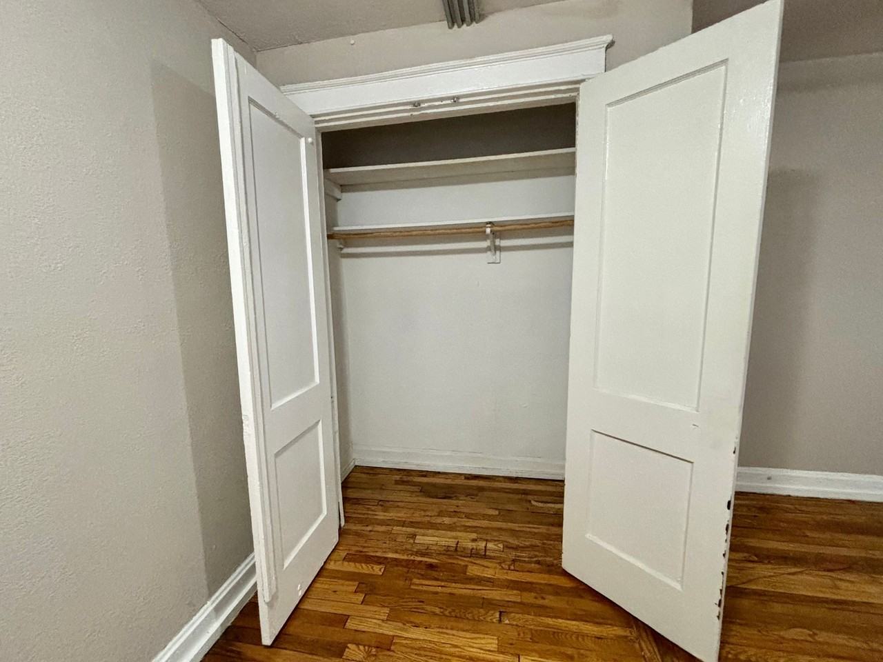 3201 Broadway - Photo 5 of 11