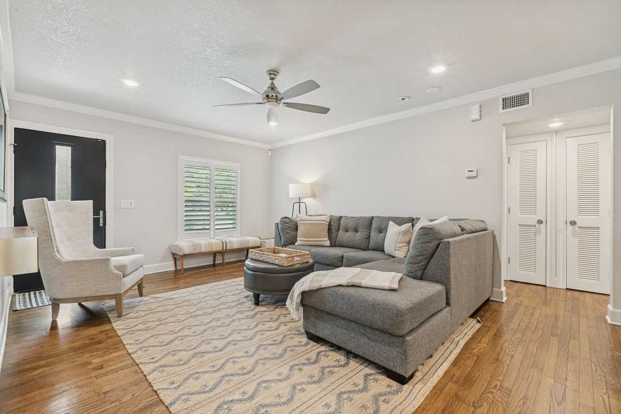 488 E Olmos Dr #1 - Photo 6 of 25