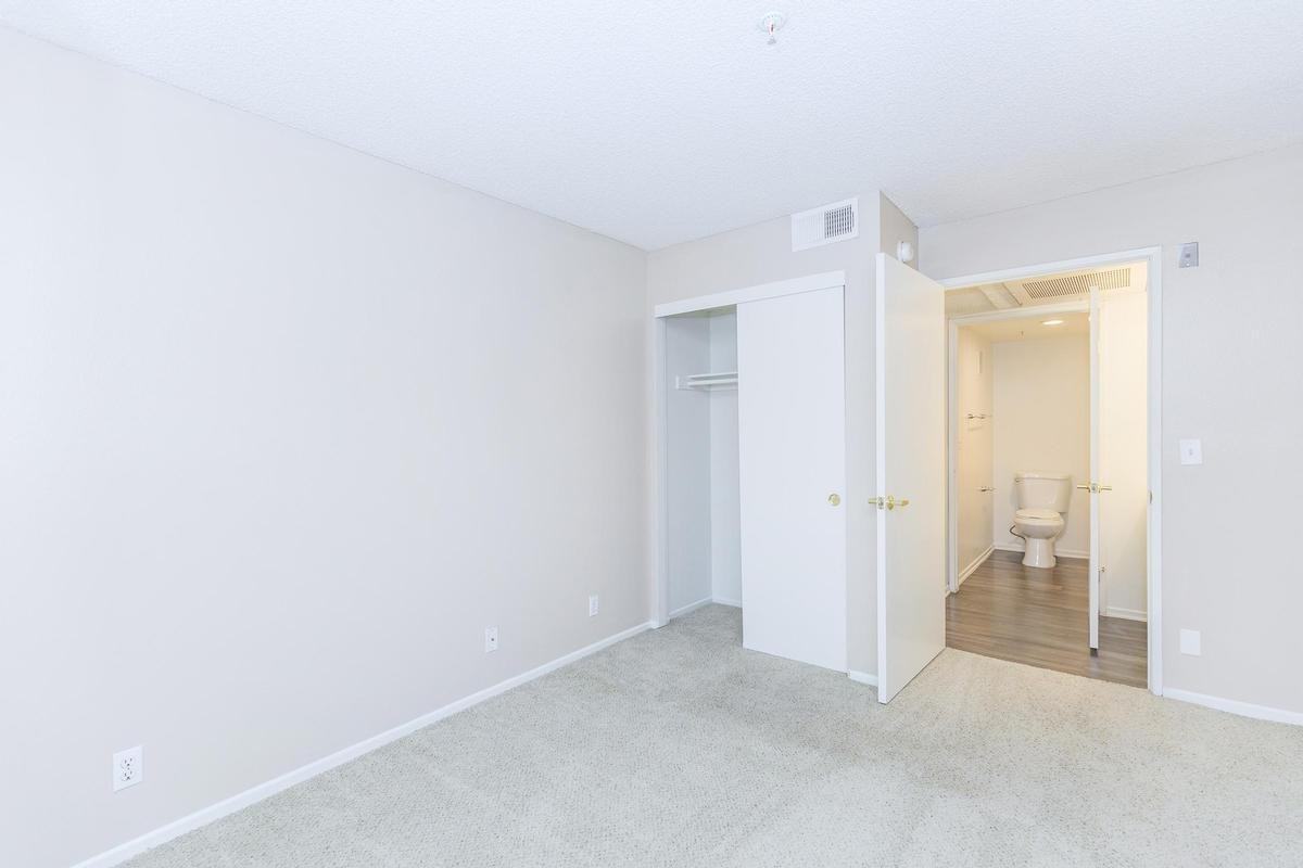 835 S Brookhurst St - Photo 2 of 9