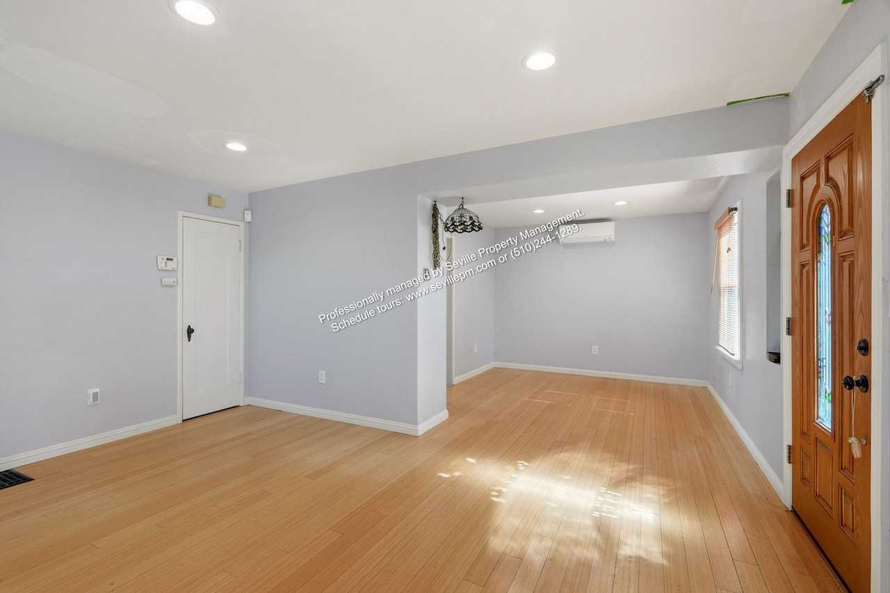 7850 Crest Ave - Photo 3 of 15