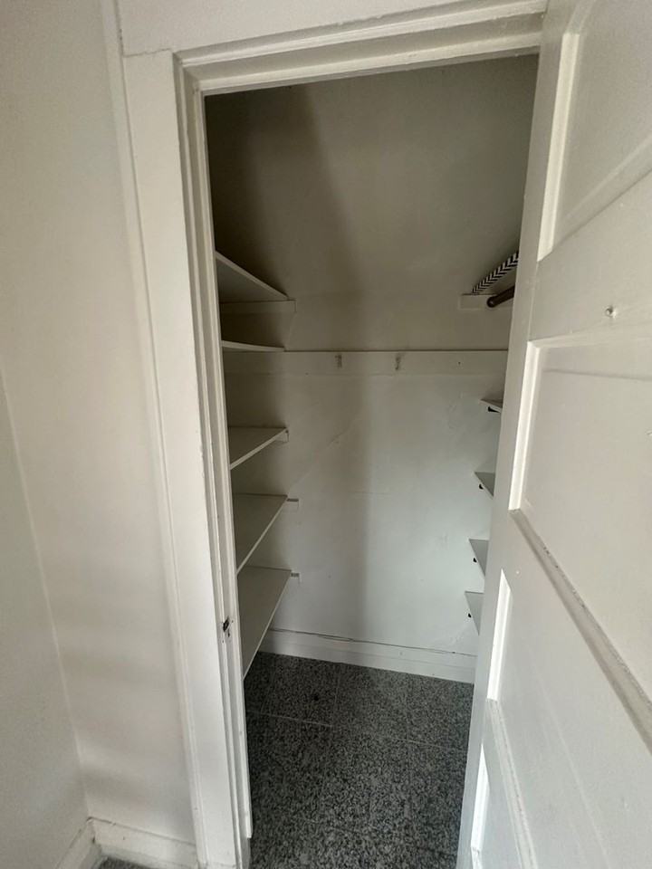 911 W Church St - Photo 2 of 13